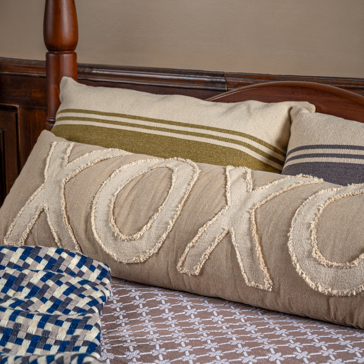 XOXO Lumbar Cushion